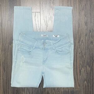 Kensie Light Wash Skinny Jeans